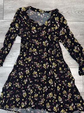 Torrid Plus Size Women’s Dress Size 0 Long Sleeved Floral Black & Multicolor